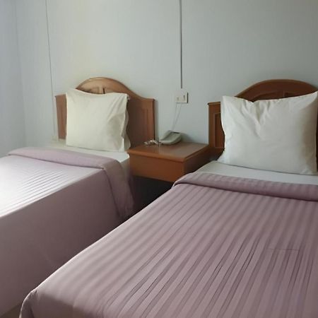 Ritzy House Hotel Chumphon Eksteriør billede