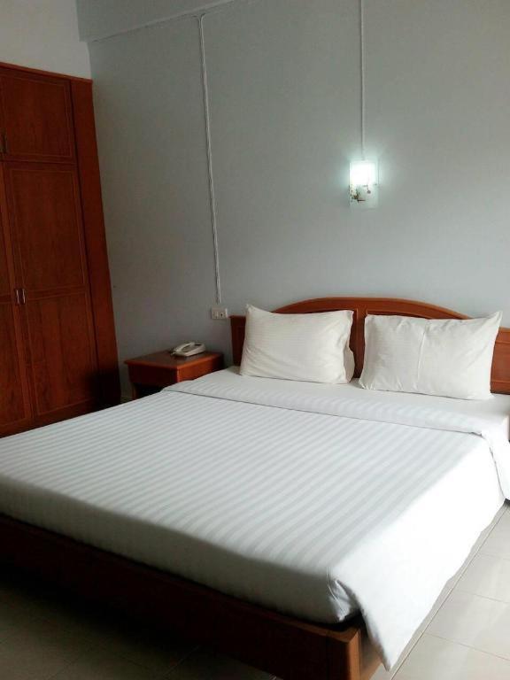 Ritzy House Hotel Chumphon Eksteriør billede