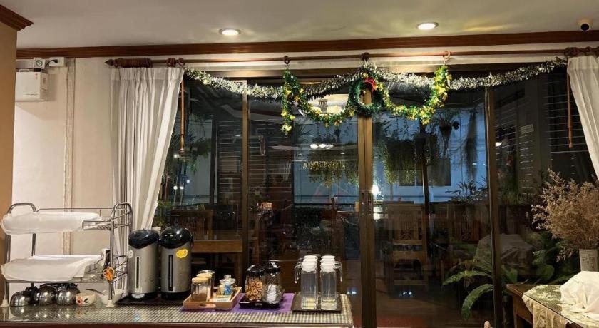 Ritzy House Hotel Chumphon Eksteriør billede