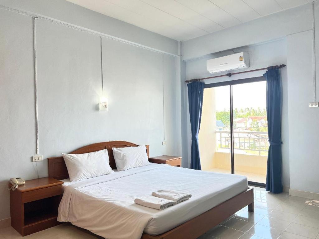Ritzy House Hotel Chumphon Eksteriør billede
