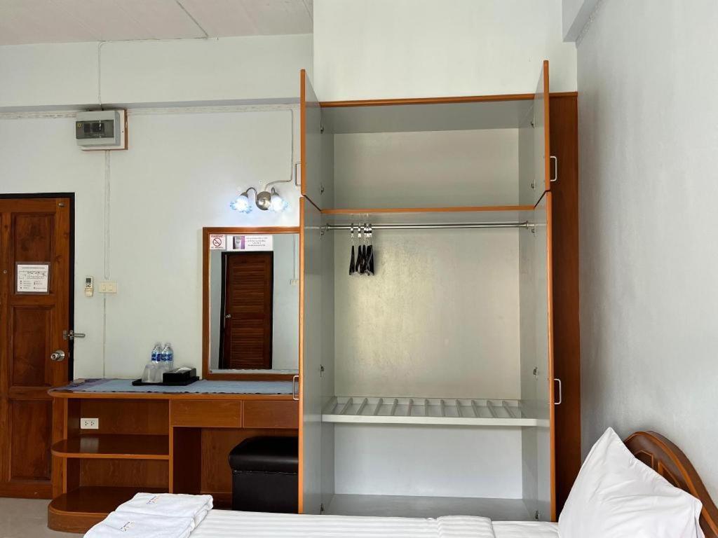 Ritzy House Hotel Chumphon Eksteriør billede